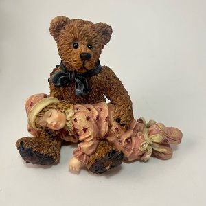 Boyds’ Collection Resin Figurine. #3527, Shelby….Asleep in Teddy’s Arms.